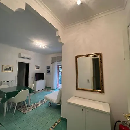 E Flat Park And Pool *