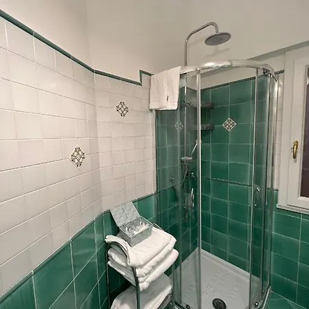 E Flat Park And Pool Holiday home Sorrento