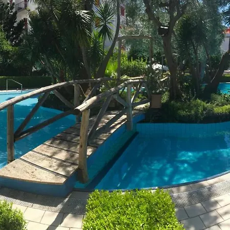 E Flat Park And Pool * 索伦托